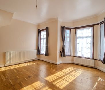 4 Bed End Terrace, Central Park Road, E6 - Photo 2