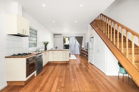 St Kilda House with Off Street Parking - Photo 5