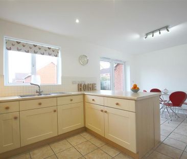 3 bedroom detached house to rent - Photo 6