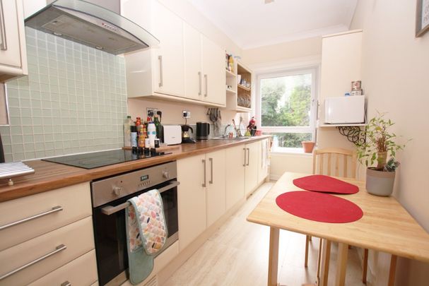 Dorchester Avenue, Kelvindale, Glasgow - Photo 1