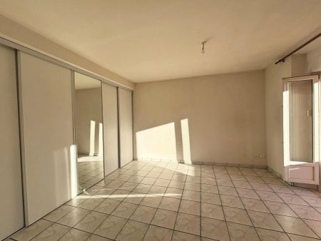 Appartement à louer 3 pièces 68.5m² - Photo 3