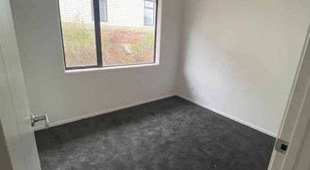 BEAUTIFUL HOME! - Photo 2