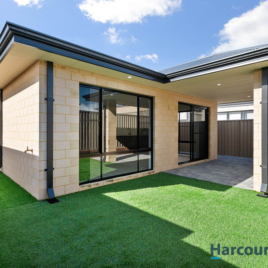 6 Calabria Street, Hammond Park WA 6164 - House For Rent - $735 | Domain - Photo 1