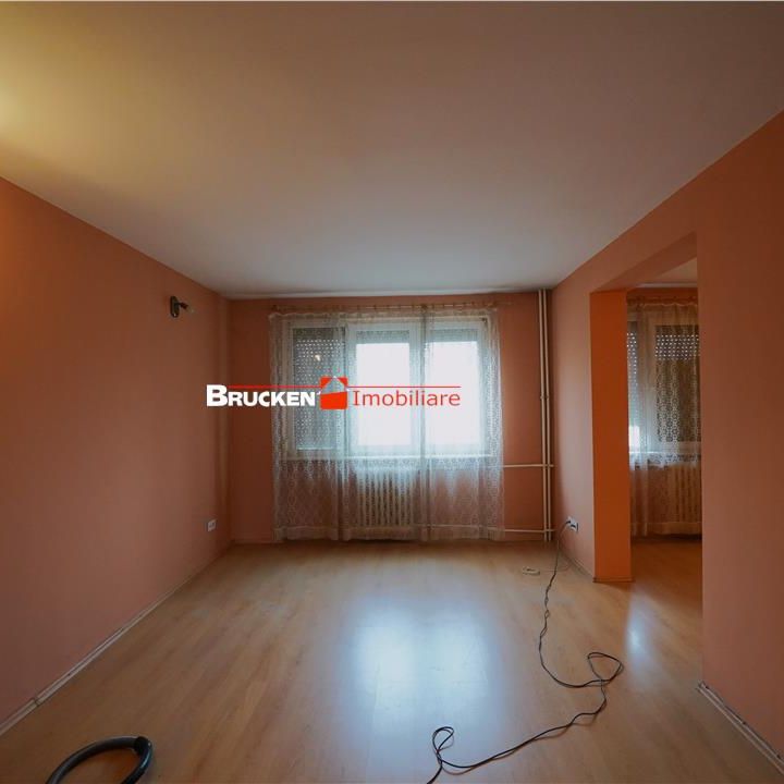 OCAZIE | APARTAMENT 4 CAMERE | LOC PARCARE | ROGERIUS - Fotografie 1
