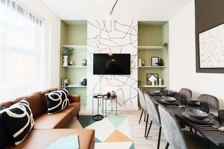 6 bedroom terraced house to rent - Photo 2