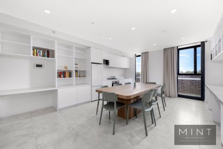 Modern Studio | Fully Furnished | Fully Equipped | Close to Transport, Shops & Restaurants - Photo 3