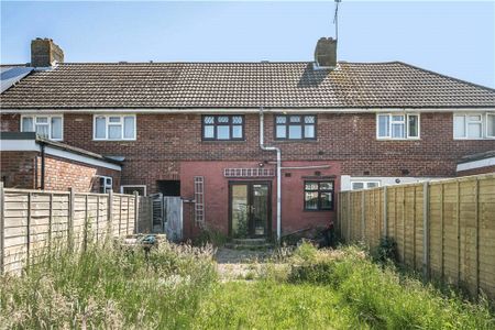 Kingsley Avenue, Englefield Green, Surrey, TW20 0PT - Photo 4