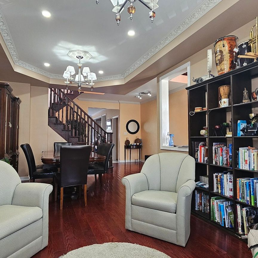 For Lease - 33 Silkgrove Terrace Unit# Main & 2nd Floor, Markham, Ontario - Photo 1