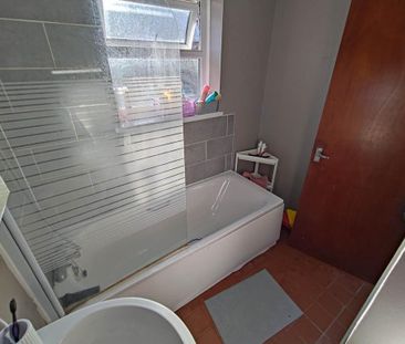 3 bedroom house to rent - Photo 2