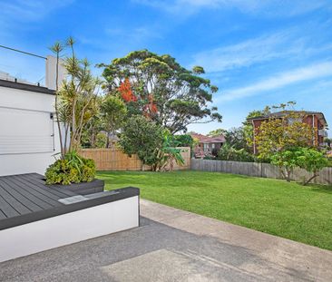 Grand Freestanding Family Home with Expansive Views in a Coveted Cu... - Photo 3