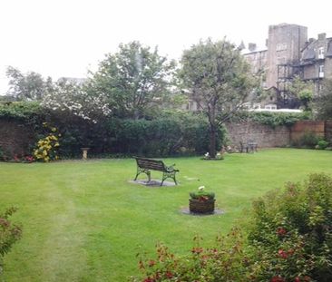 2 bedroom retirement property to rent - Photo 5