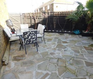 Medway Road, Sheerness, ME12 - Photo 5