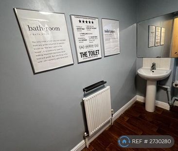 2 bedroom terraced house to rent - Photo 2