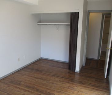 2 Bedroom Unit Across from Hospital!! - Photo 6