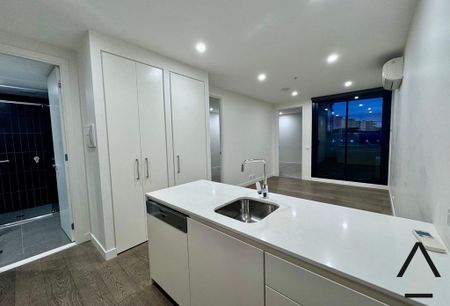 Beautifully Furnished 2 Bedroom Apartment - Photo 5