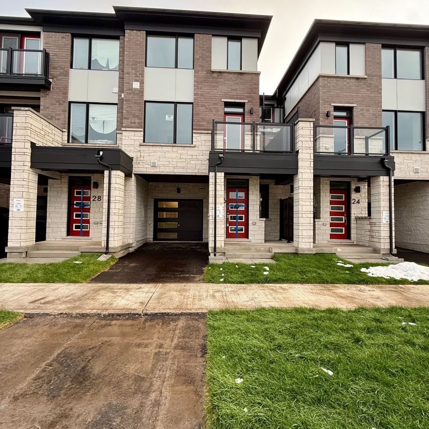 For Lease - 26 Ennerdale Street, Barrie, Ontario - Photo 1