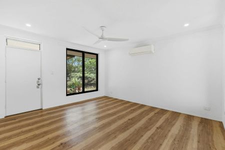BEAUTIFULLY RENOVATED FAMILY HOME - Photo 3