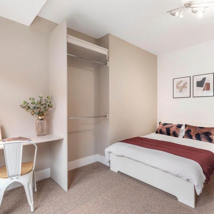 6 bedroom house to rent - Photo 1