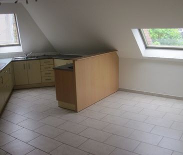 Bijzonder ruim appartement in hartje Kruishoutem. - Photo 4