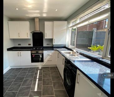 3 bedroom terraced house to rent - Photo 5