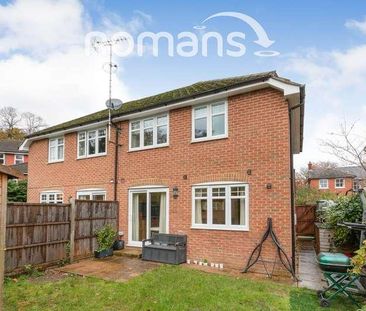 Prince Regent Place, Farnborough, GU14 - Photo 1