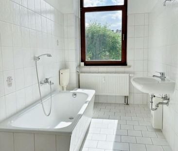Frisch renovierte, helle 2-Raum-Wohnung mit großem Gartenanteil & S... - Photo 1