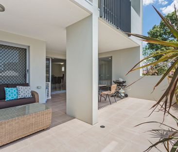 Modern 2-Bedroom Unit in Prime Location - Photo 4