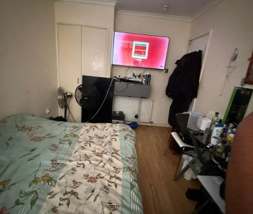 1 bedroom in a house share to rent - Photo 6