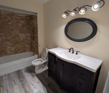 For Lease - 378 Hansen Road, Brampton, Ontario - Photo 6