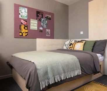 Extra Large Standard Double Ensuite - Photo 6