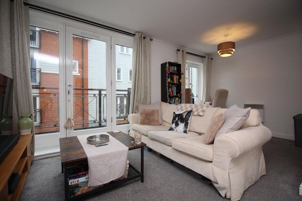 2 bedroom flat to rent - Photo 1