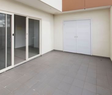 Modern Unit - Photo 2