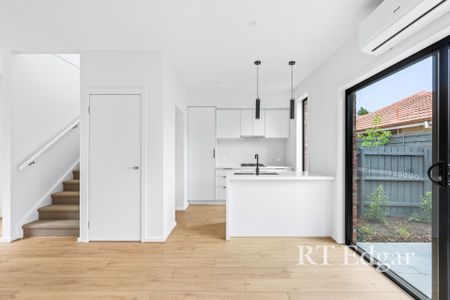 Thinking of selling? Contact our agent - Photo 3