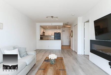 808-575 Delestre Avenue, Coquitlam - Photo 2