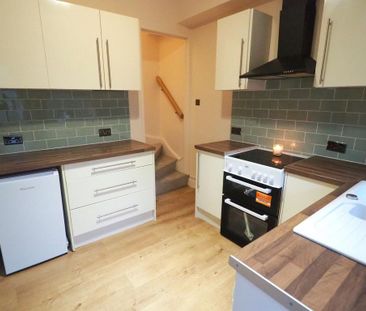 2 bedroom end of terrace house to rent - Photo 6