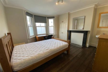 6 bedroom detached house to rent - Photo 4