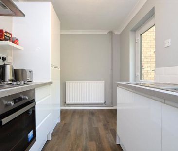 2 bedroom semi-detached house to rent - Photo 3