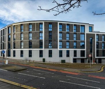 1 bedroom in a flat share to rent - Photo 4