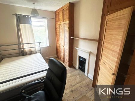 4 bedroom terraced house to rent - Photo 4