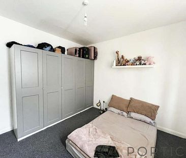 Barking Road | Plaistow |, E13 - Photo 1