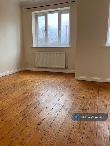 2 bedroom terraced house to rent - Photo 2