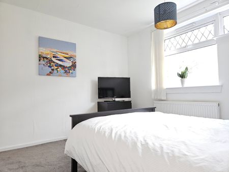 1 Bed Flat, Maxwell Gardens, G41 - Photo 4
