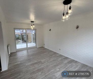 3 bedroom detached house to rent - Photo 2