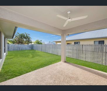 Modern Family Home in Sough after Douglas! - Photo 5