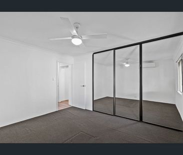 16 Bernier Close, Waikiki, WA 6169 - Photo 5