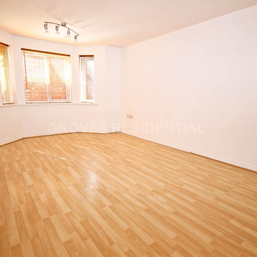 Price £2,200 pcm - Available 16/09/2026 - Unfurnished - Photo 1