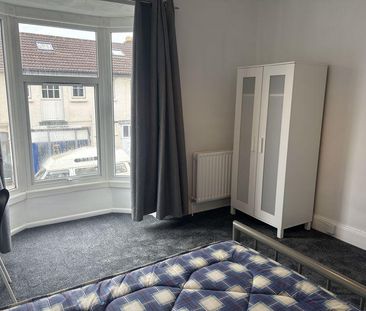 4 bedroom terraced house to rent - Photo 2