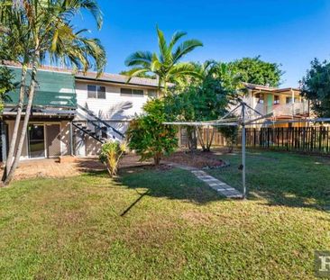 CABOOLTURE - FAMILY & STORAGE - Photo 1