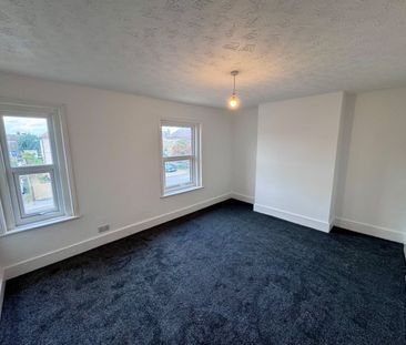 2 Bed Semi-Detached House, Spring Road, SO19 - Photo 5
