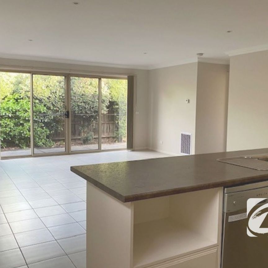 EXCELLENT TWO BEDROOM UNIT IN PRIME LOCATION - Photo 1